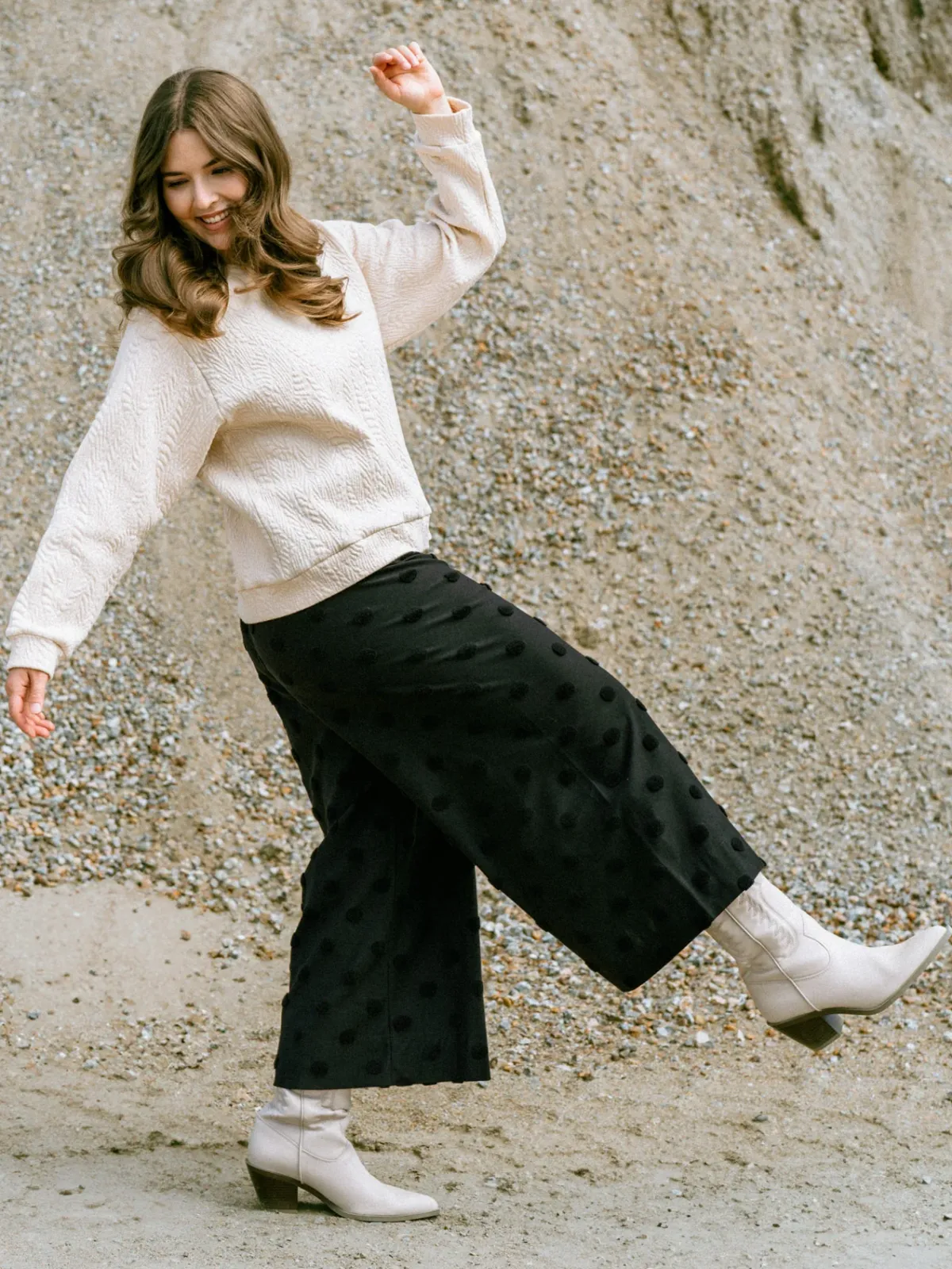 Housut|Oloasut>Aarre Alex Culottes - Black Big Dot