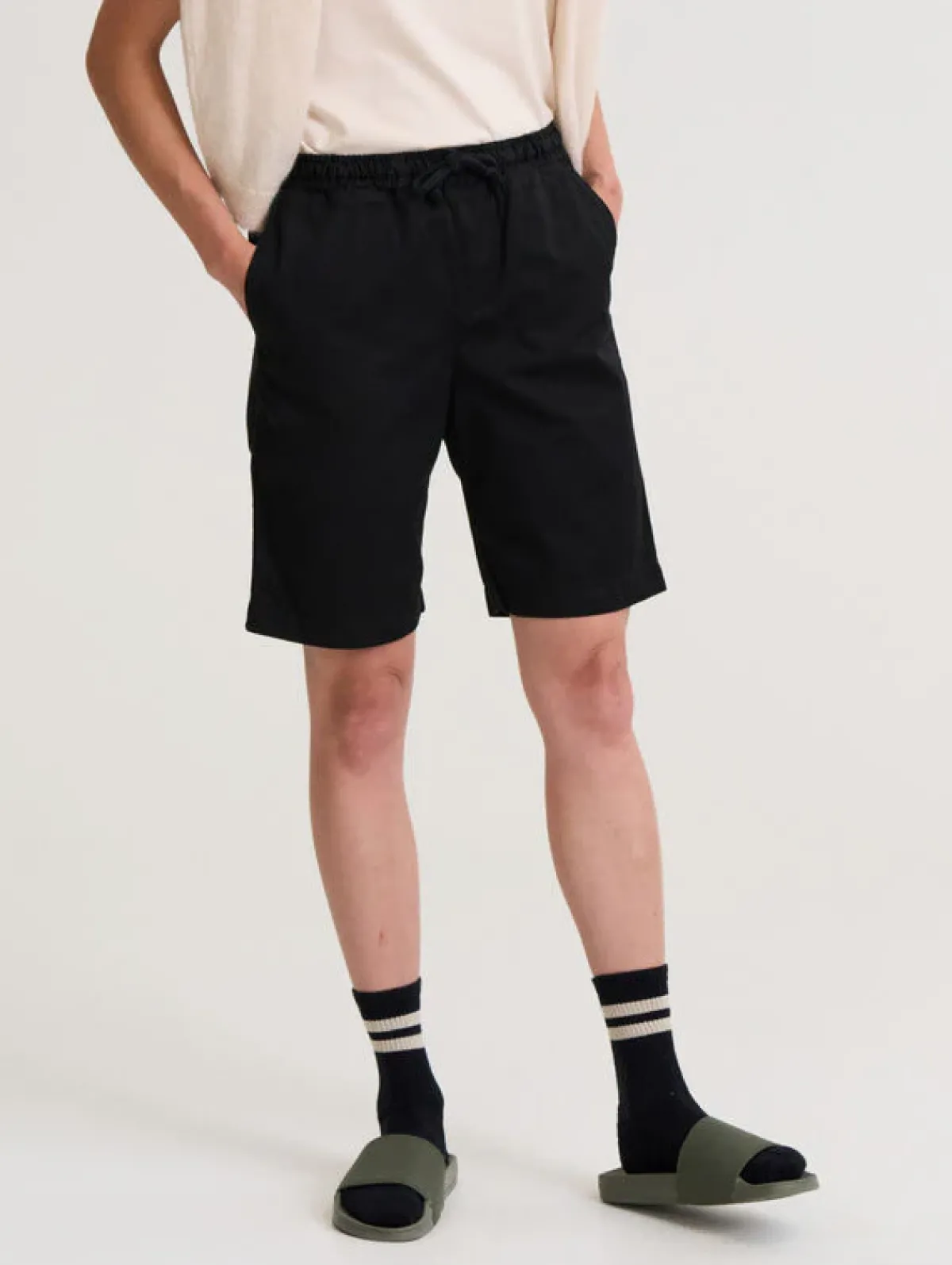 Housut & Shortsit|Shortsit>R-Collection Anorakkishortsit - Musta