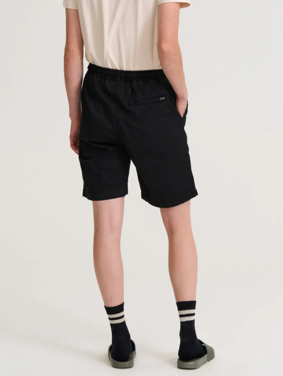 Housut & Shortsit|Shortsit>R-Collection Anorakkishortsit - Musta