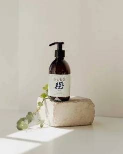 Saippuat & Luonnonkosmetiikka>SEES Company Biohajoava nestesaippua 500ml - Seetri & Appelsiini