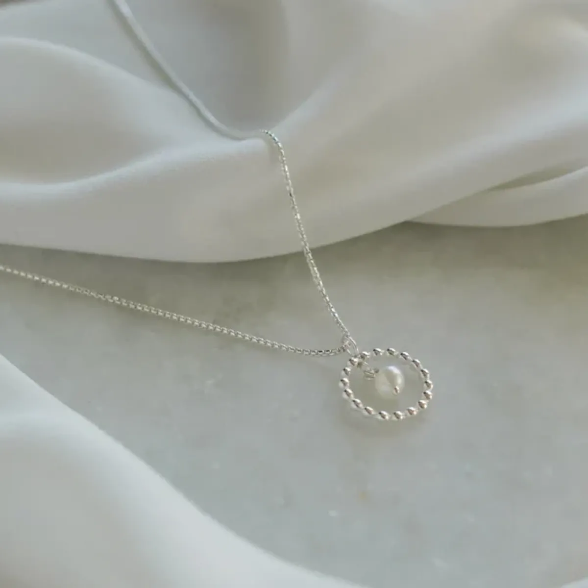 Avaimenperät|Korut>LiLa Design Bubbel Pärla kaulakoru - hopea