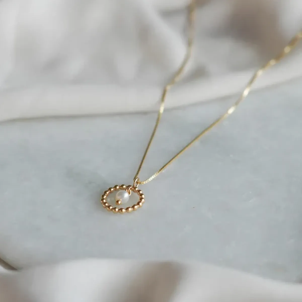 Avaimenperät|Korut>LiLa Design Bubbel Pärla kaulakoru - kulta