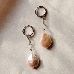 Avaimenperät|Korut>MAMAkoru Coin Pearl Earrings with chain - Silver