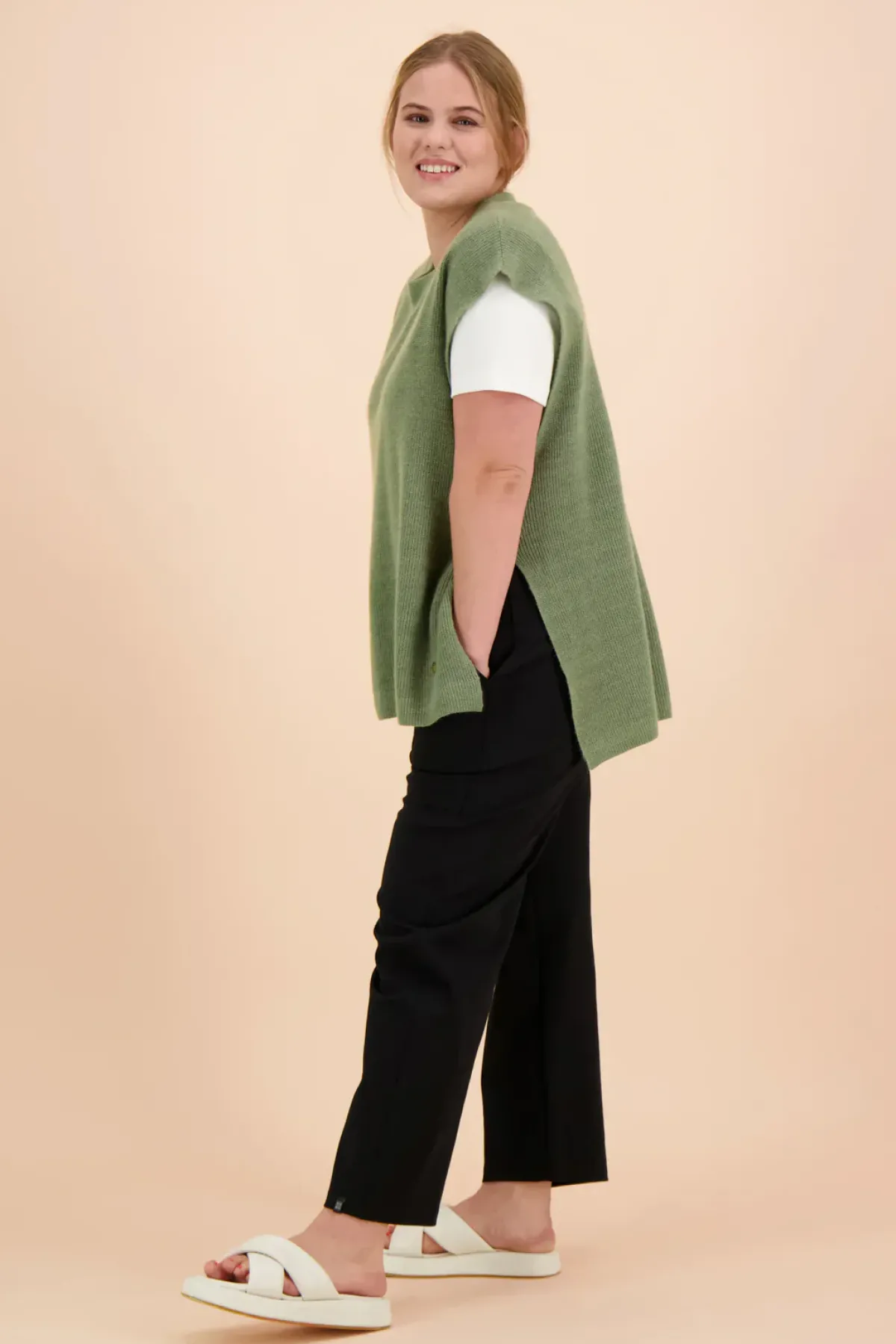 Housut|Oloasut>KAIKO Comfy Slacks - Black