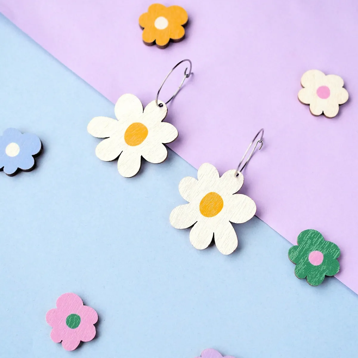 Avaimenperät|Korut>Mia Minerva Daisy Hoop - korvikset