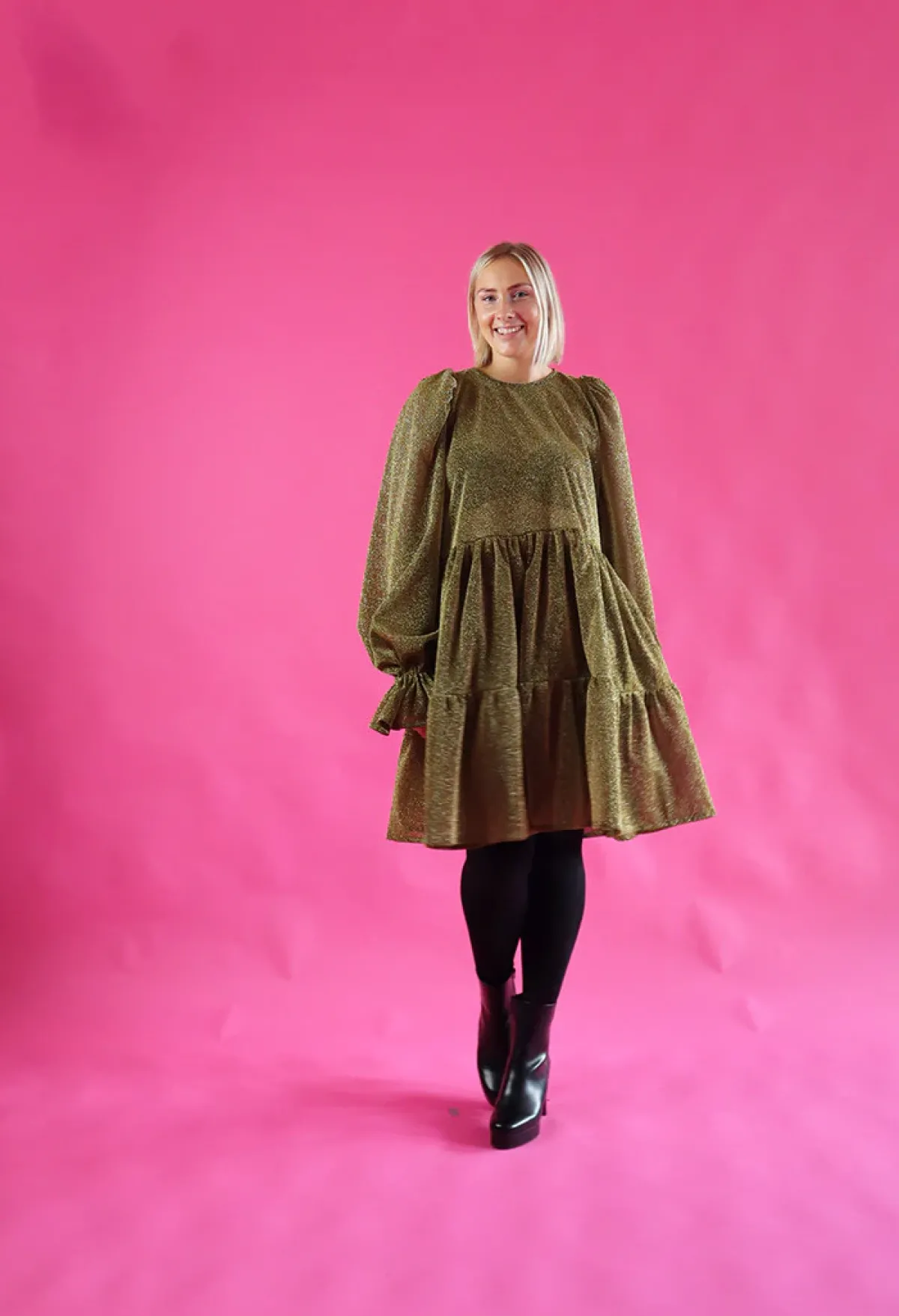 Hameet & Mekot>Miia Halmesmaa Dishy Dress - Glitter Musta/Kulta M/L