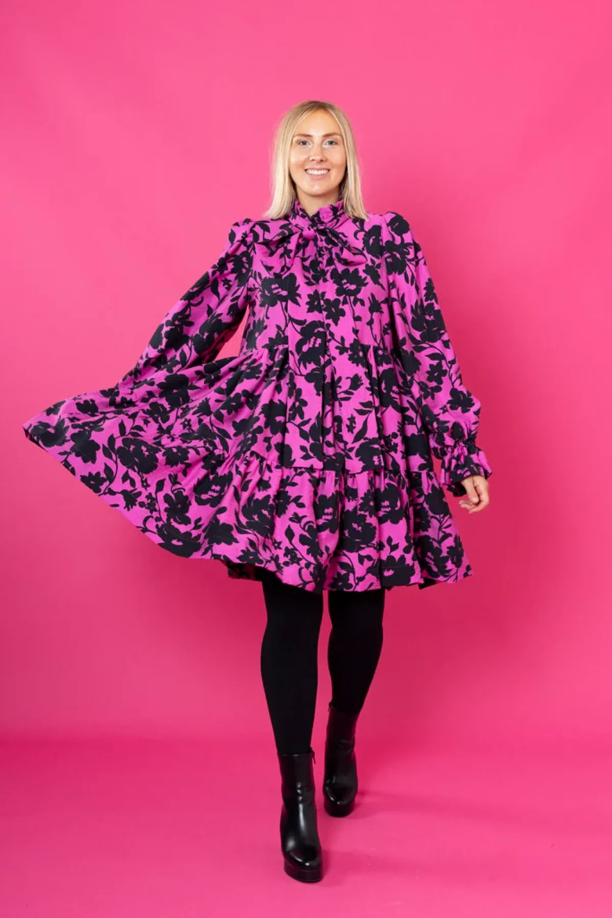 Hameet & Mekot>Miia Halmesmaa Dishy Dress - Pinkki Kukka