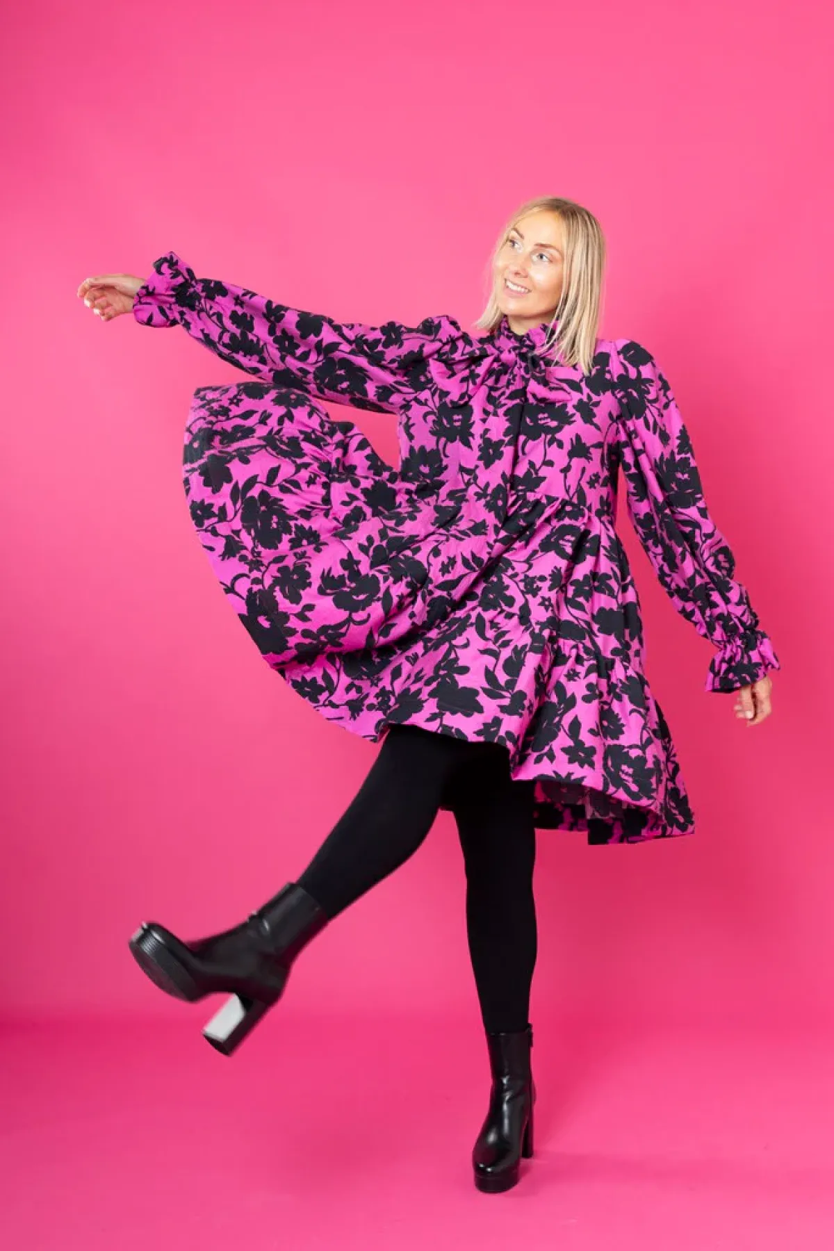 Hameet & Mekot>Miia Halmesmaa Dishy Dress - Pinkki Kukka