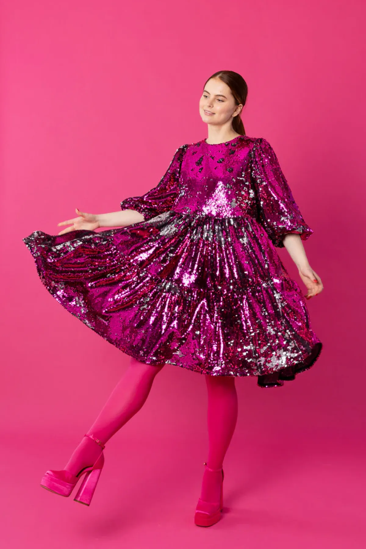 Hameet & Mekot>Miia Halmesmaa Dishy Dress - Pinkki Paljetti XL/XXL
