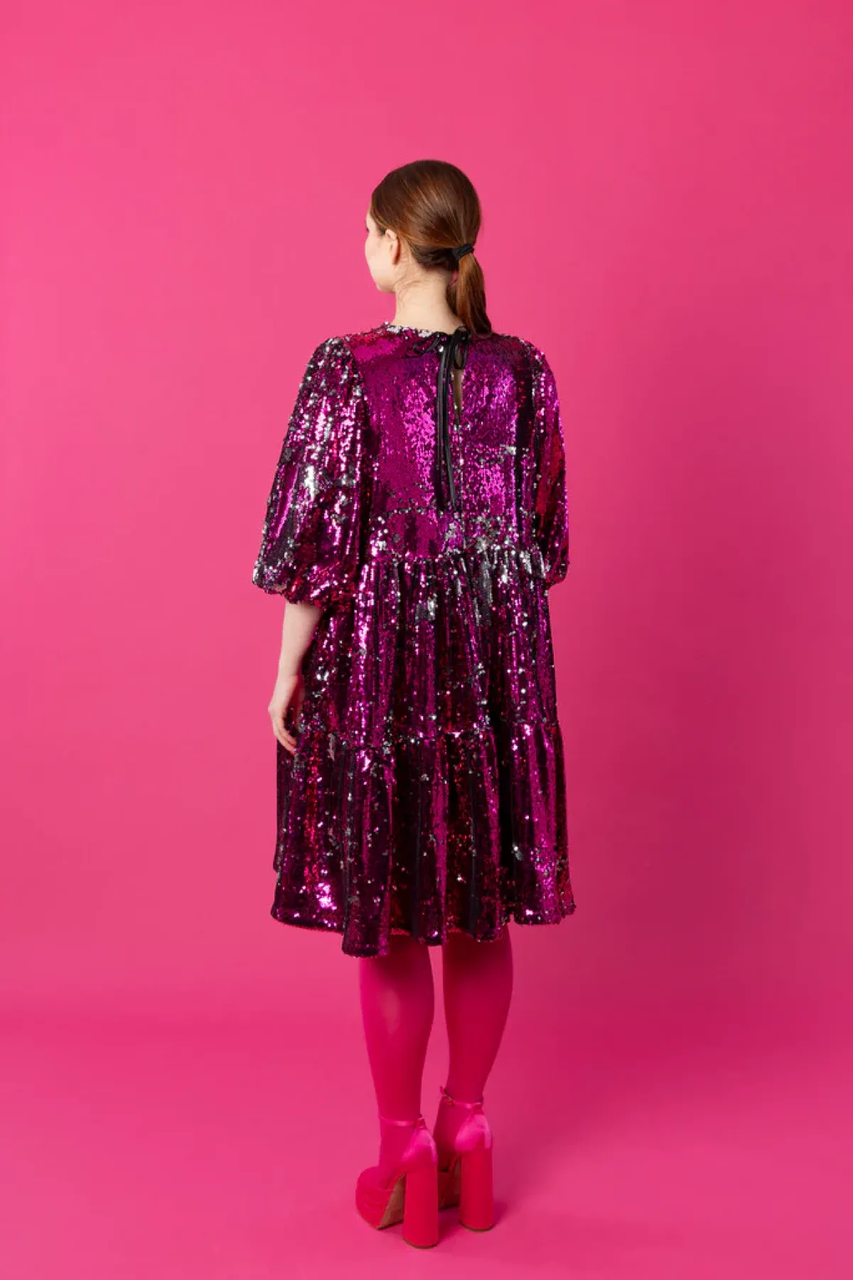 Hameet & Mekot>Miia Halmesmaa Dishy Dress - Pinkki Paljetti XL/XXL
