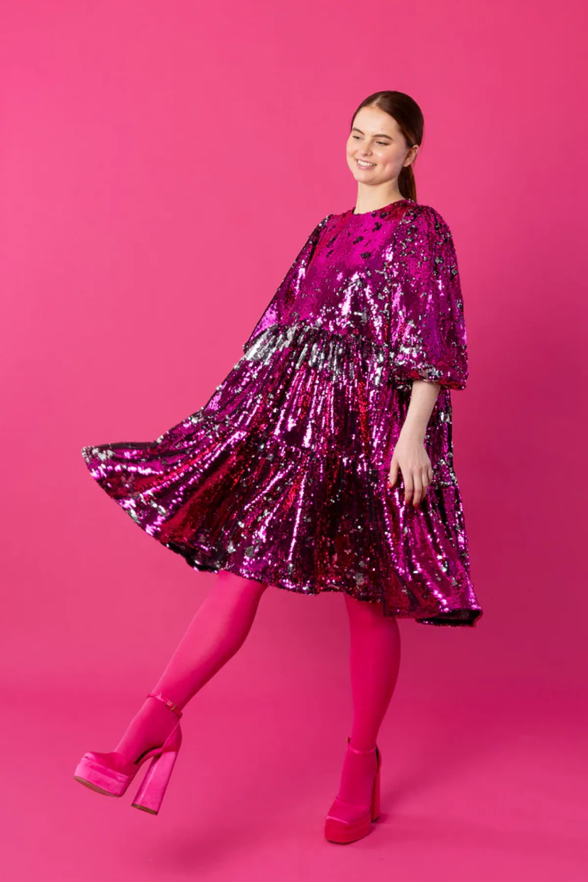 Hameet & Mekot>Miia Halmesmaa Dishy Dress - Pinkki Paljetti XL/XXL