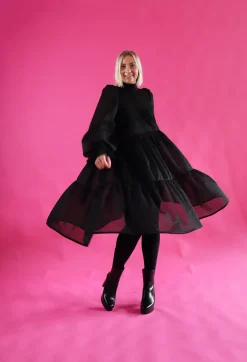 Hameet & Mekot>Miia Halmesmaa Dishy Dress Rusettikauluksella - Glitter Musta M/L