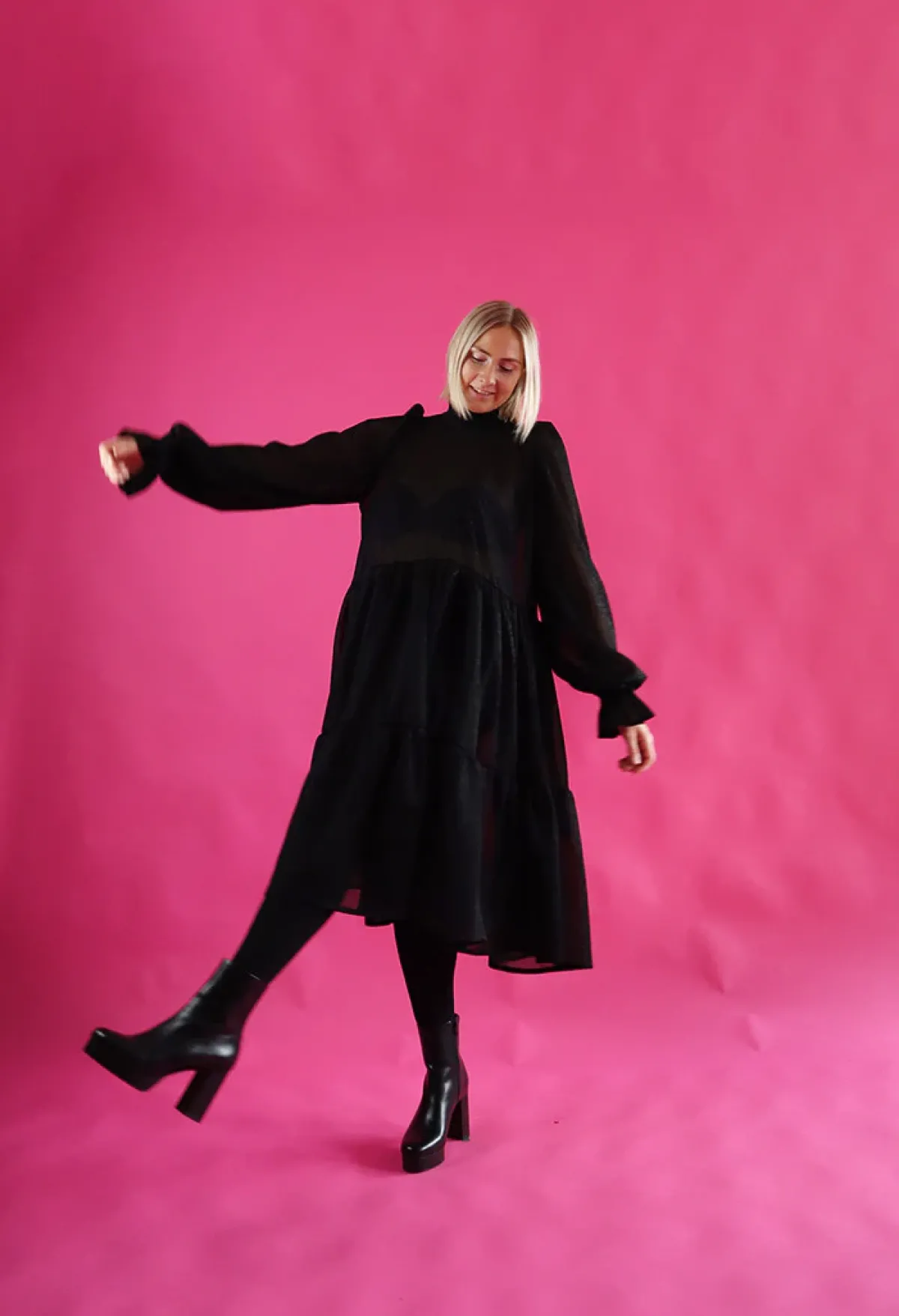 Hameet & Mekot>Miia Halmesmaa Dishy Dress Rusettikauluksella - Glitter Musta M/L
