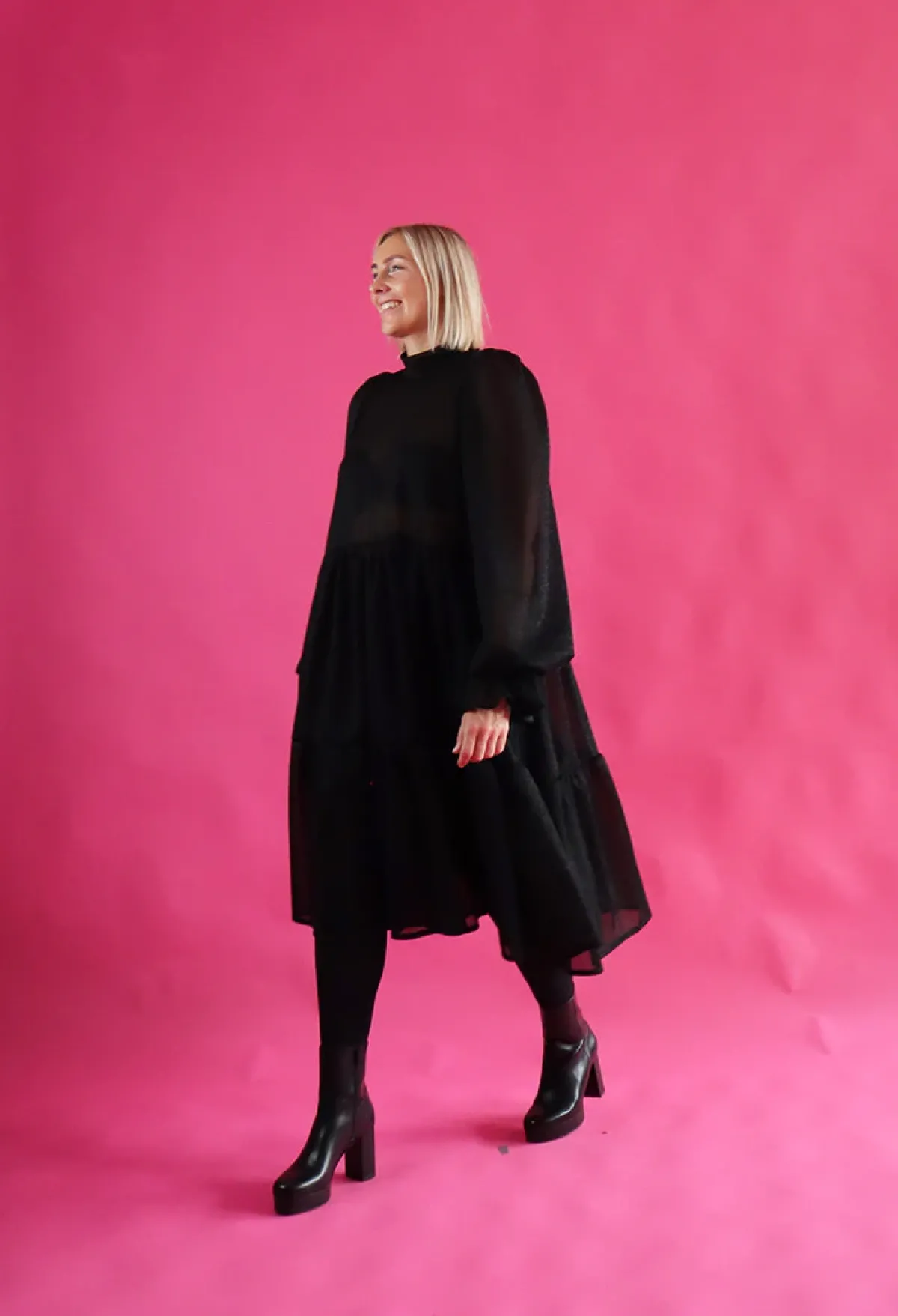 Hameet & Mekot>Miia Halmesmaa Dishy Dress Rusettikauluksella - Glitter Musta M/L