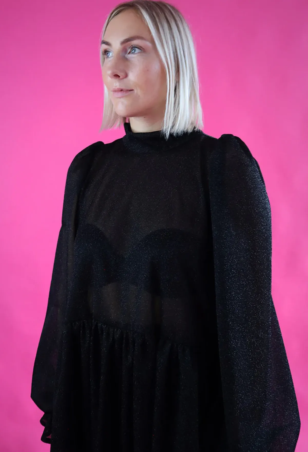 Hameet & Mekot>Miia Halmesmaa Dishy Dress Rusettikauluksella - Glitter Musta M/L