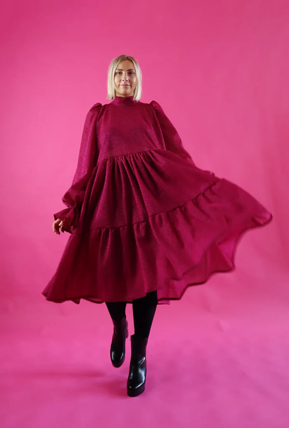 Hameet & Mekot>Miia Halmesmaa Dishy Dress Rusettikauluksella - Glitter Pinkki