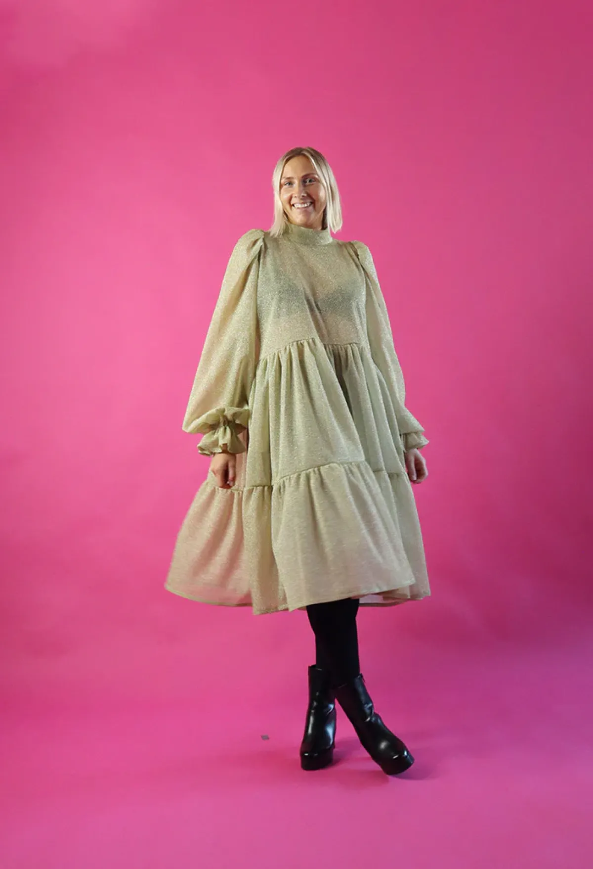 Hameet & Mekot>Miia Halmesmaa Dishy Dress Rusettikauluksella - Glitter Valkokulta M/L