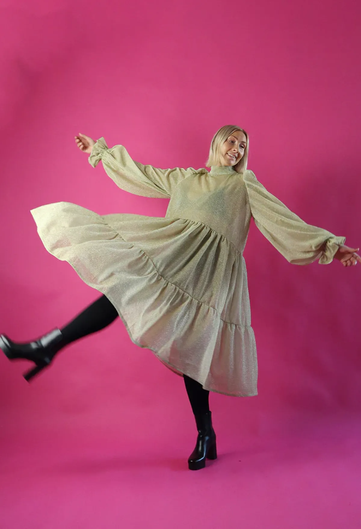 Hameet & Mekot>Miia Halmesmaa Dishy Dress Rusettikauluksella - Glitter Valkokulta M/L