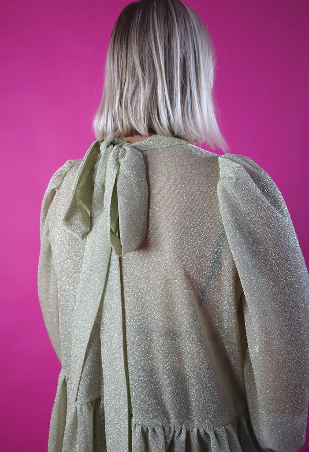 Hameet & Mekot>Miia Halmesmaa Dishy Dress Rusettikauluksella - Glitter Valkokulta M/L