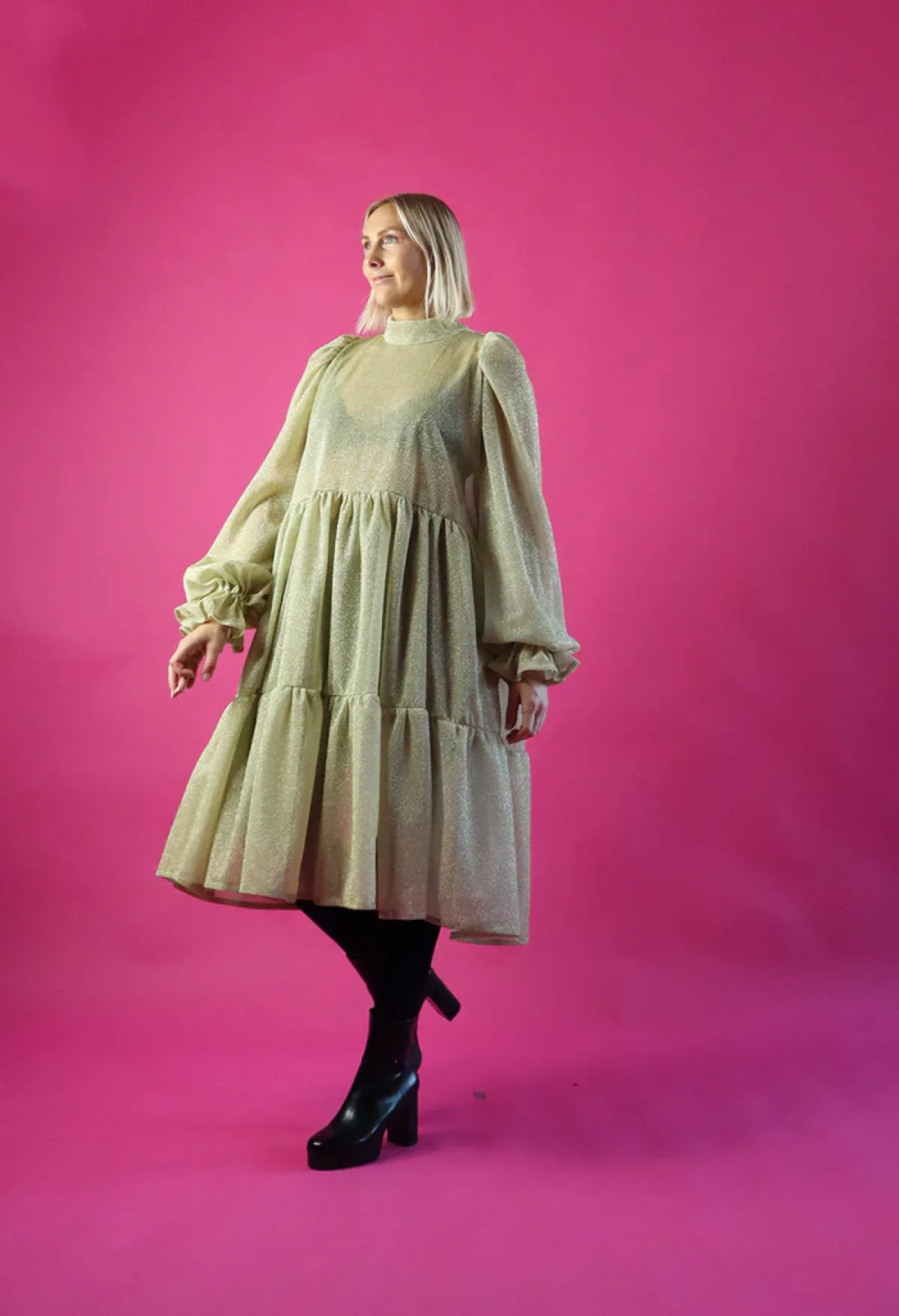 Hameet & Mekot>Miia Halmesmaa Dishy Dress Rusettikauluksella - Glitter Valkokulta M/L