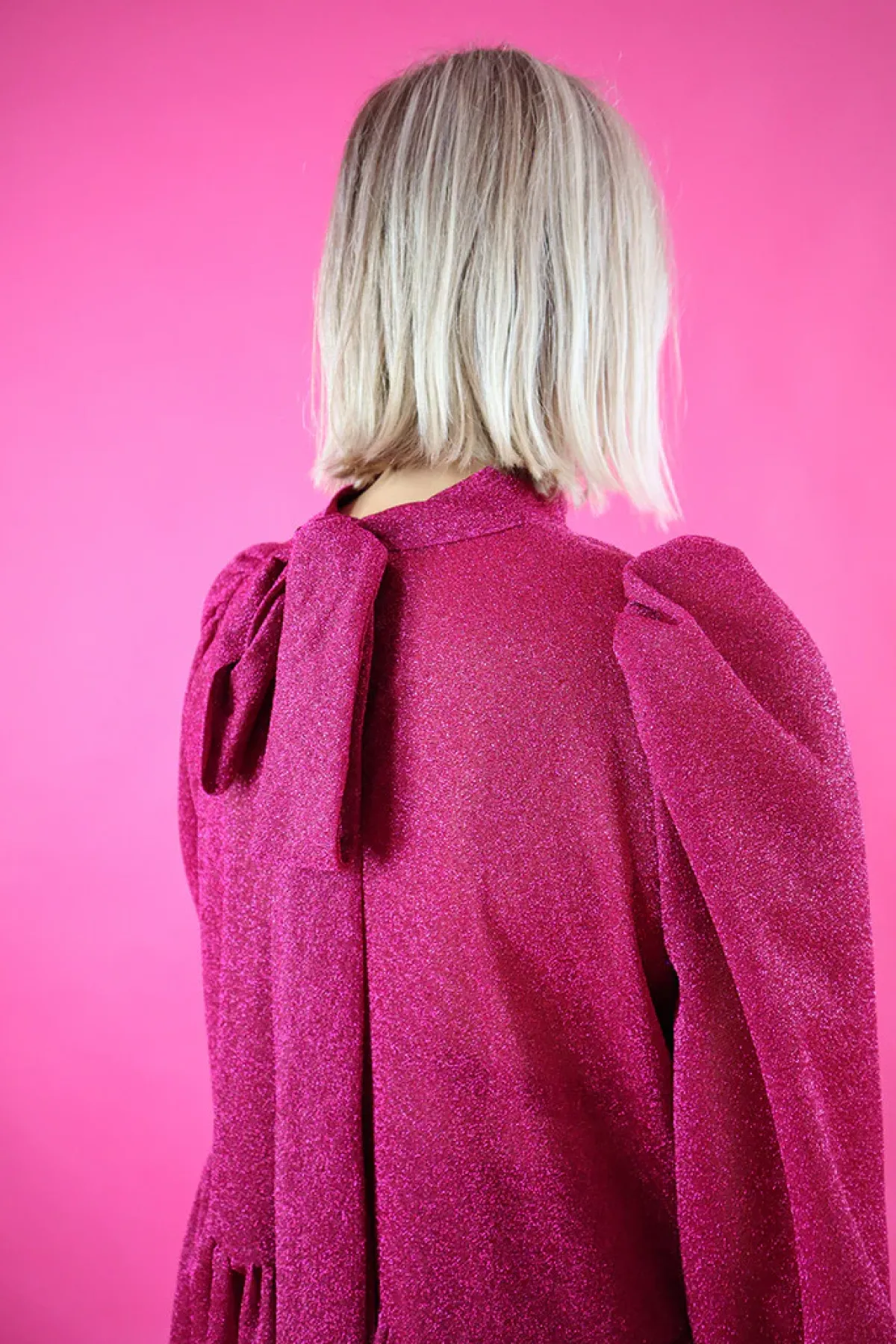 Hameet & Mekot>Miia Halmesmaa Dishy Dress Rusettikauluksella - Glitter Punainen M/L