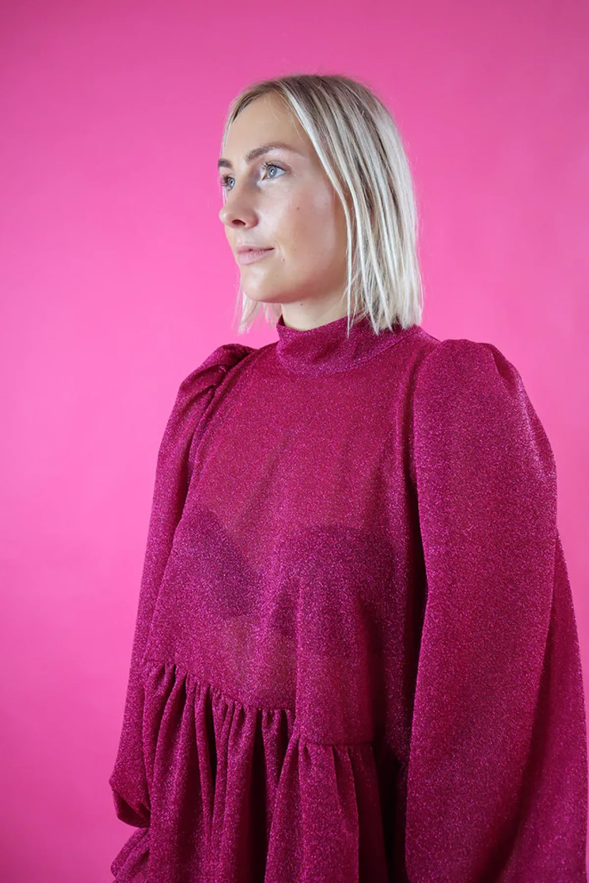Hameet & Mekot>Miia Halmesmaa Dishy Dress Rusettikauluksella - Glitter Punainen M/L