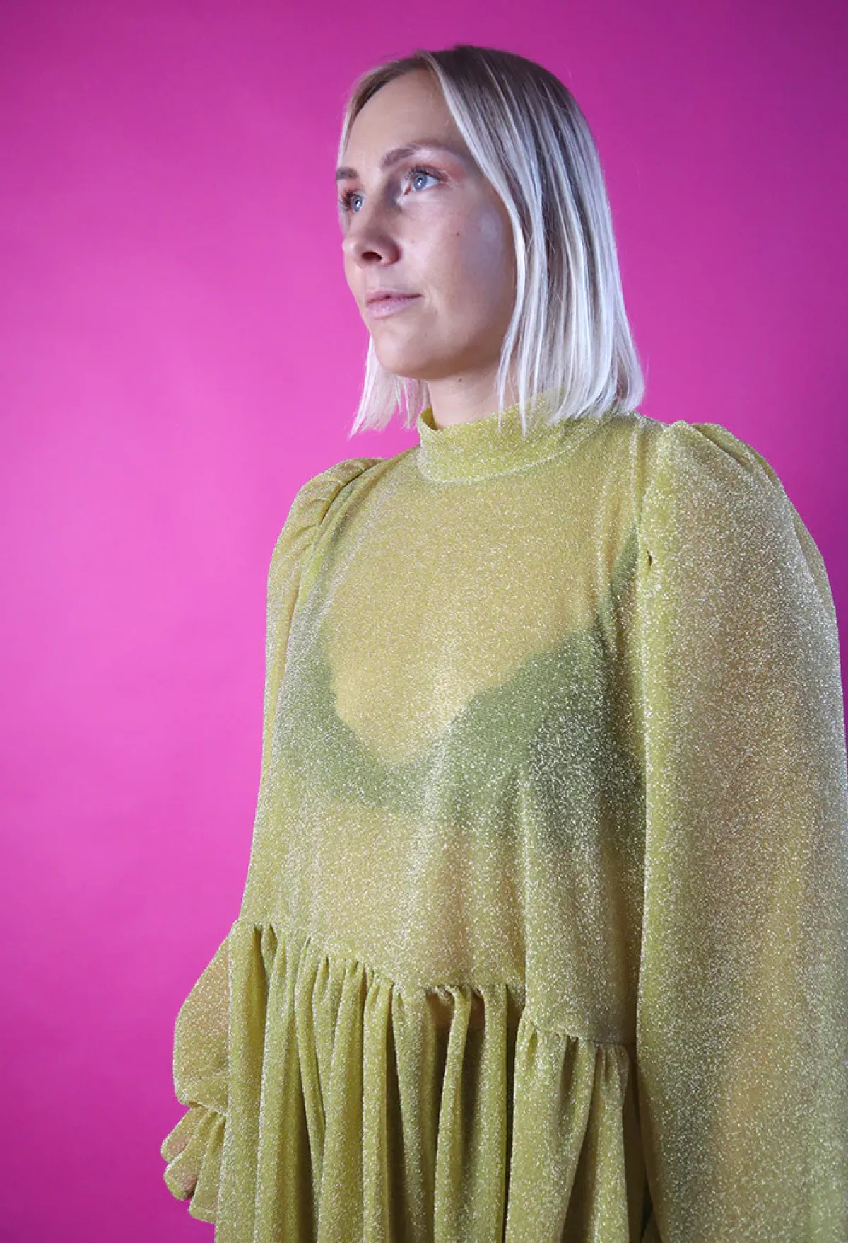 Hameet & Mekot>Miia Halmesmaa Dishy Dress Rusettikauluksella - Glitter Kulta M/L