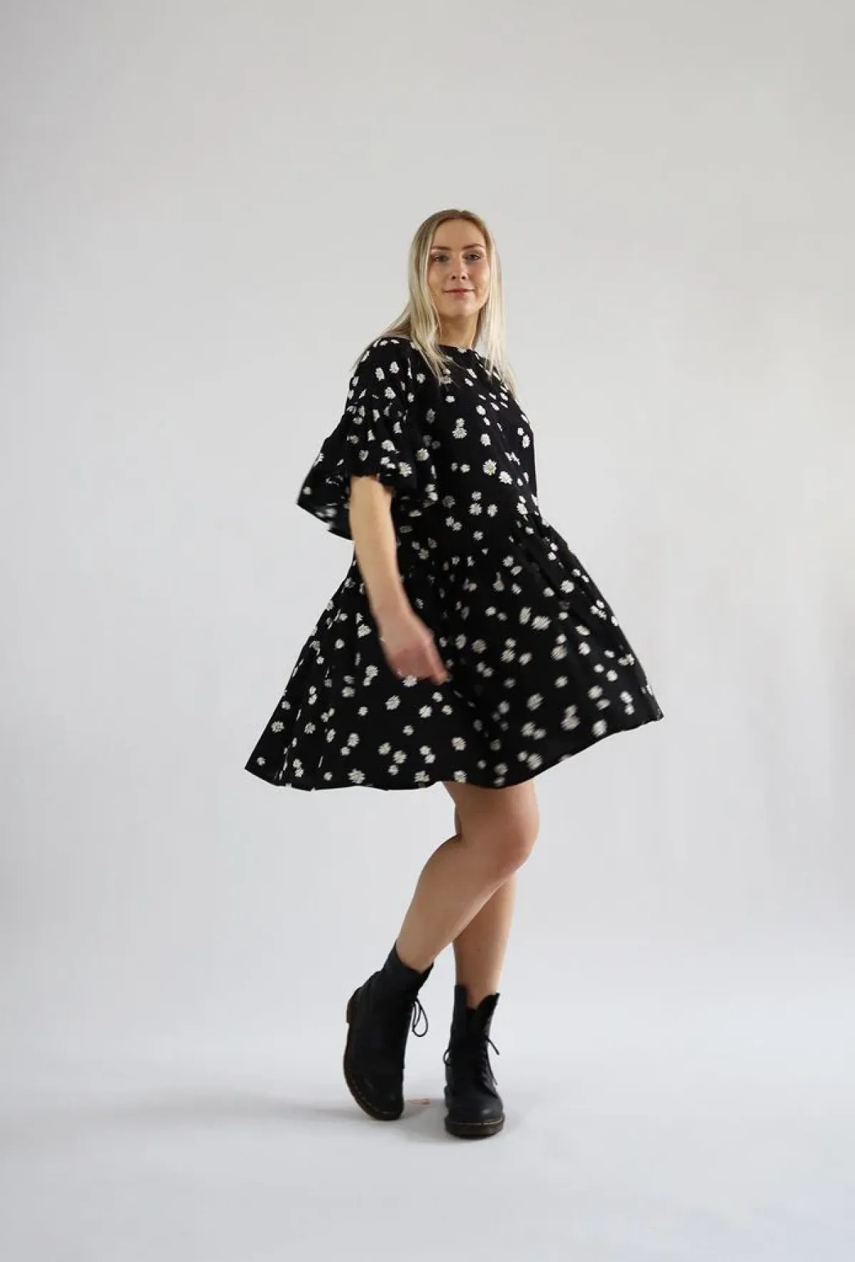 Hameet & Mekot>Miia Halmesmaa Flirty Dress - Daisy Black