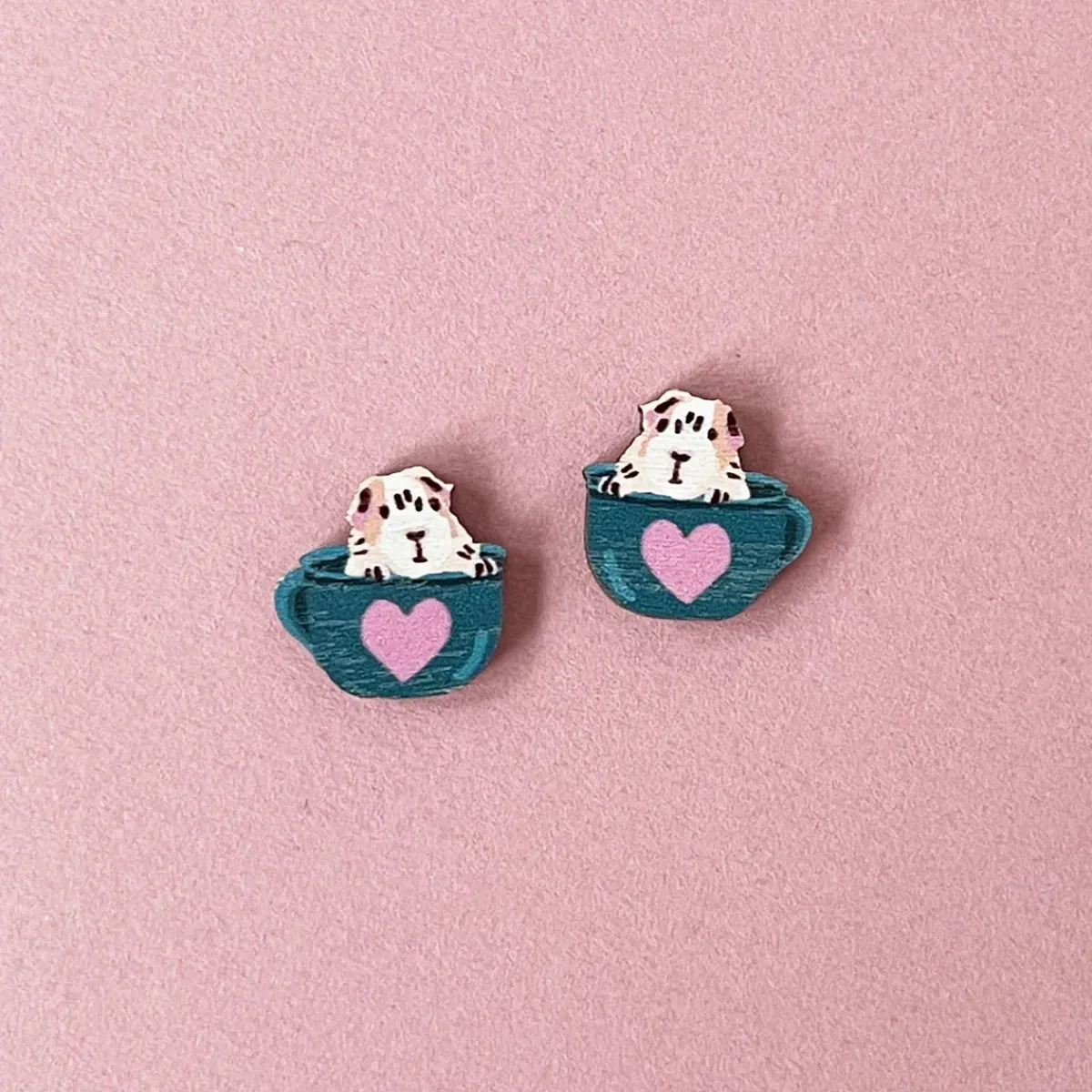 Avaimenperät|Korut>Crazy Granny Design Guinea Pig in a Teacup Mini Studs