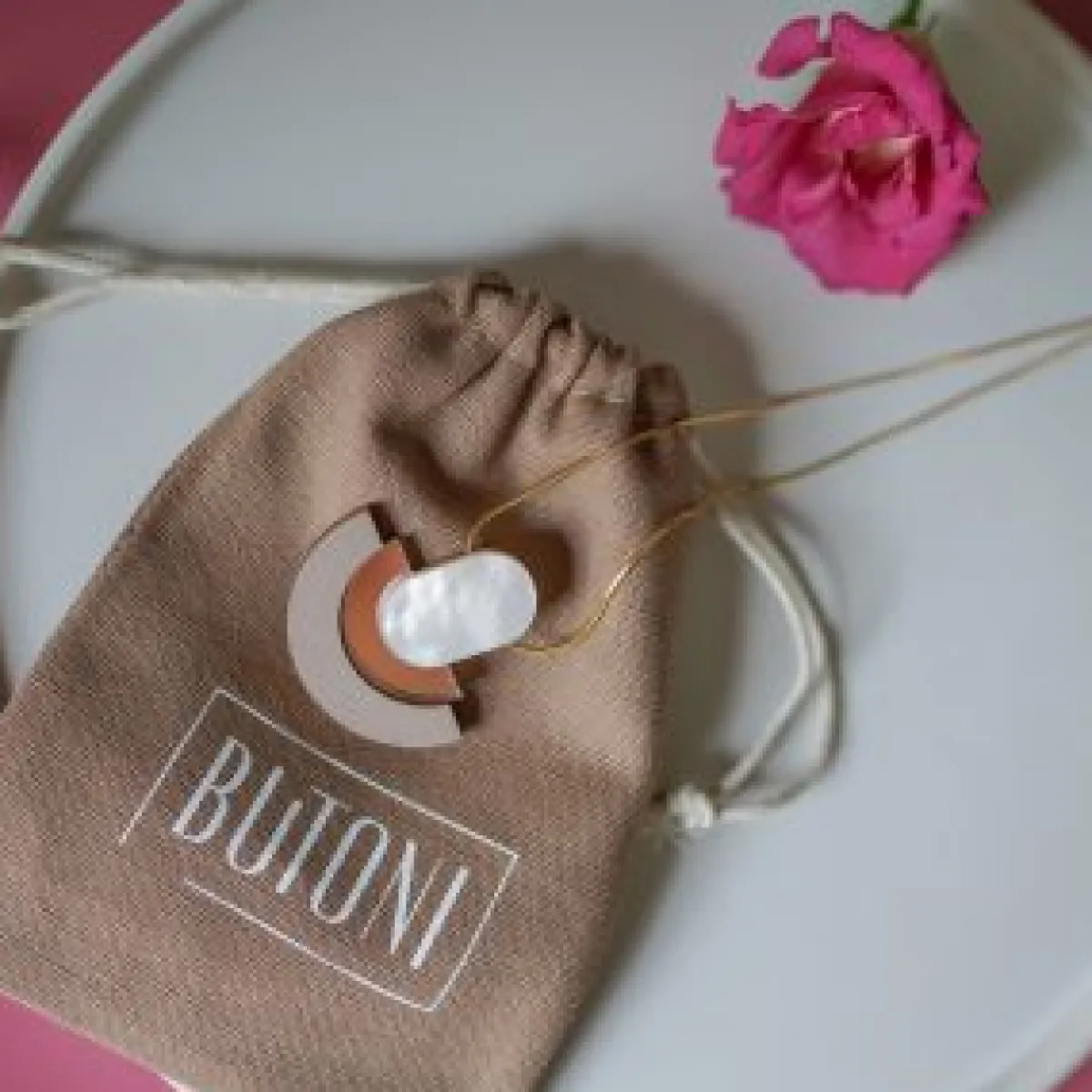 Avaimenperät|Korut>Butoni Design Kaari - kaulakoru mokka