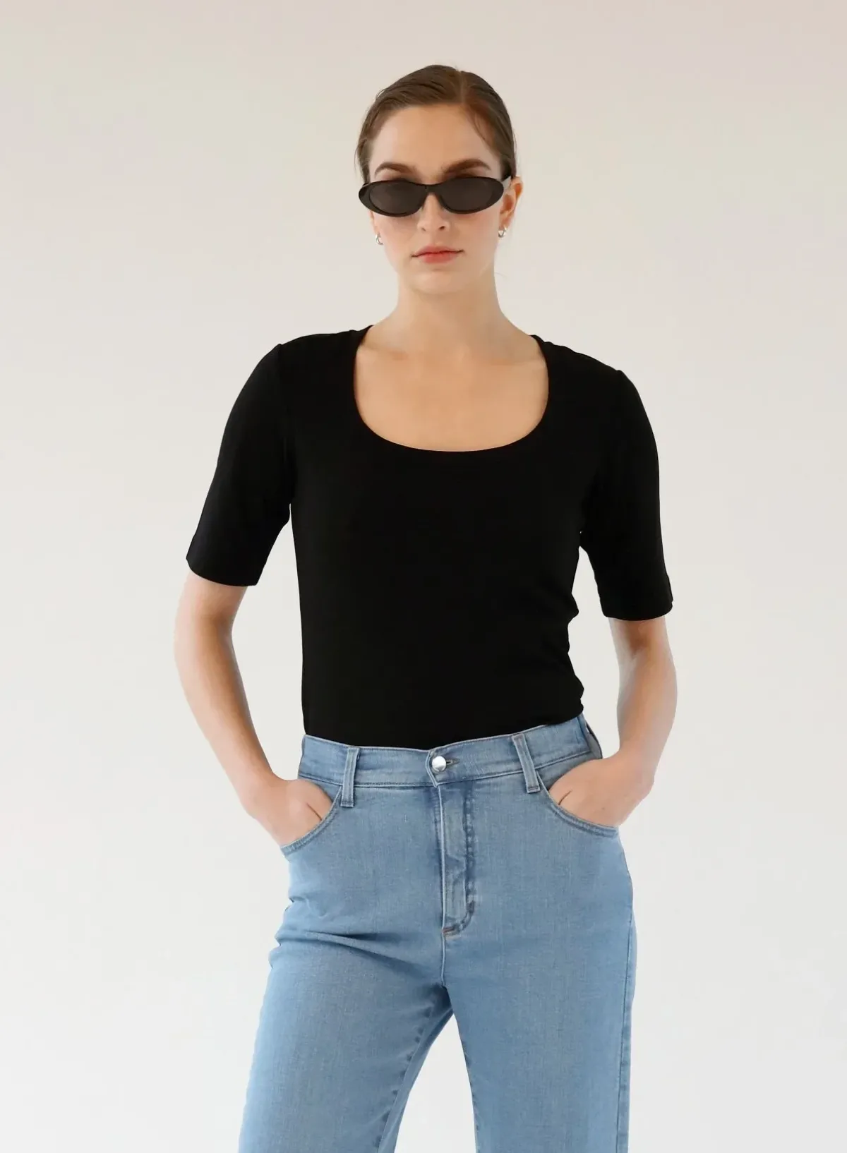 T-paidat|Paidat>Gauhar Square Neckline T-shirt Black