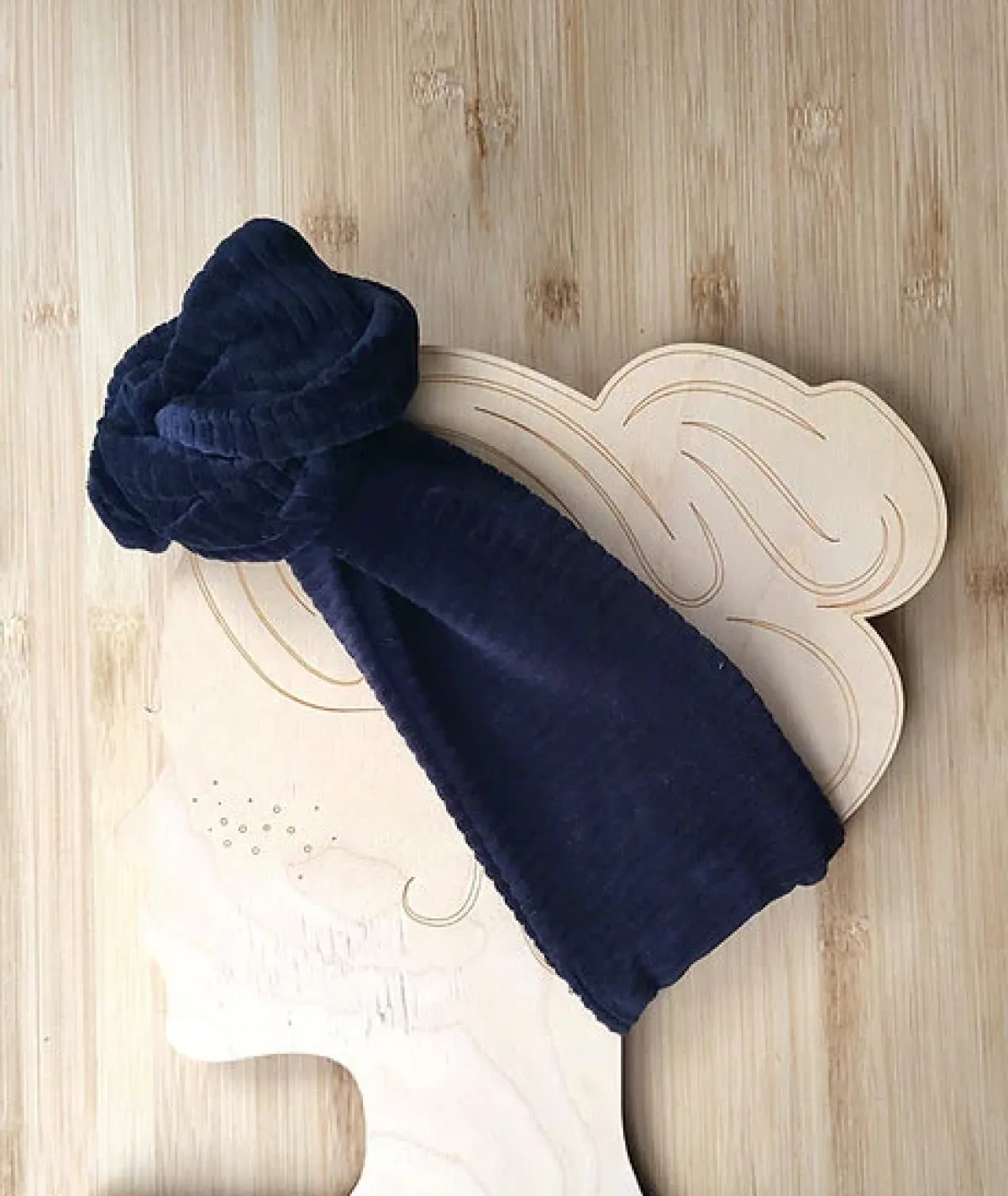 Avaimenperät|Hiusasusteet>Woolberg Panta - Velour Black Corduroy